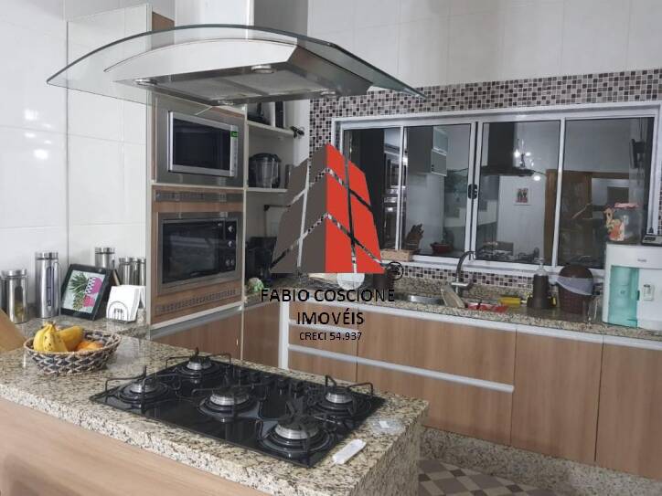 Sobrado à venda com 3 quartos, 140m² - Foto 1