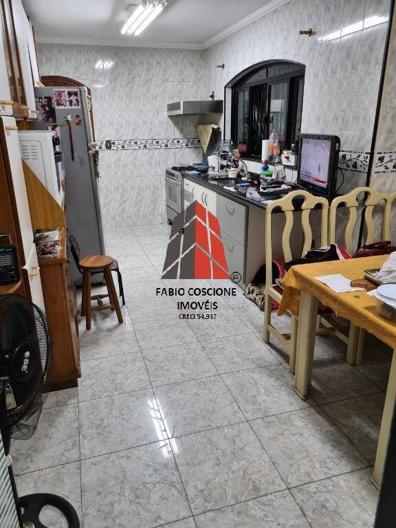 Sobrado à venda com 3 quartos, 150m² - Foto 2