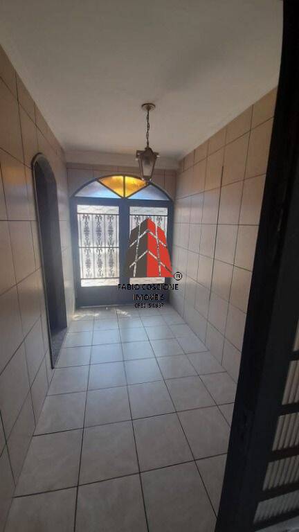 Sobrado à venda com 4 quartos, 210m² - Foto 3