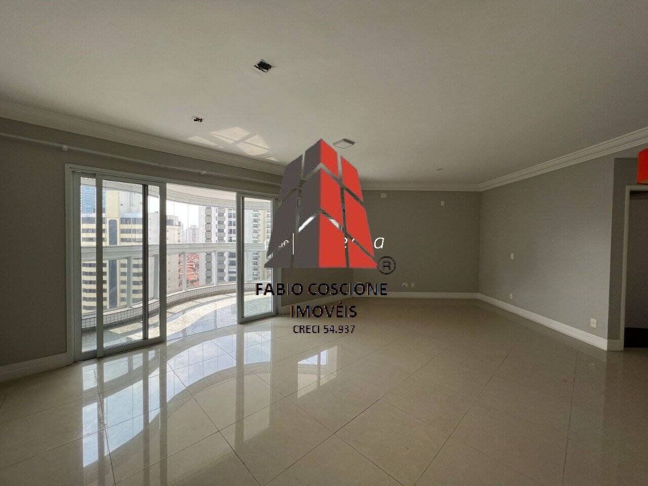 Apartamento à venda com 3 quartos, 131m² - Foto 2