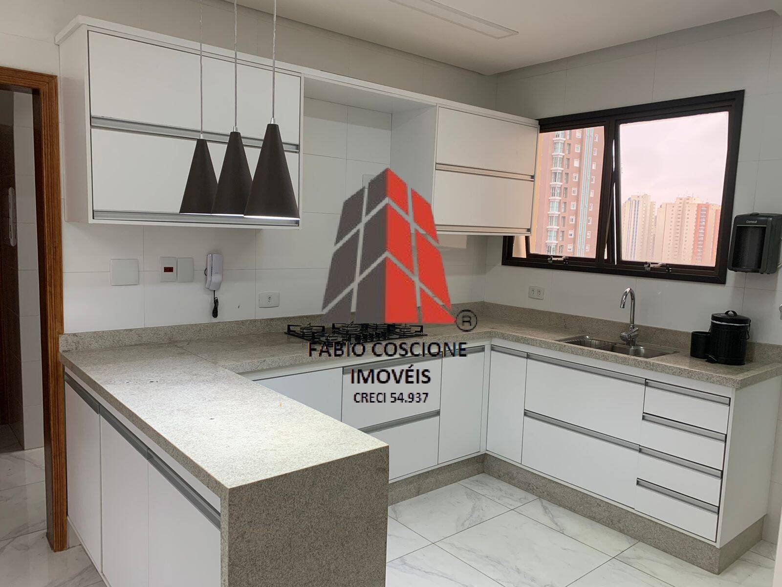 Apartamento à venda com 3 quartos, 195m² - Foto 2