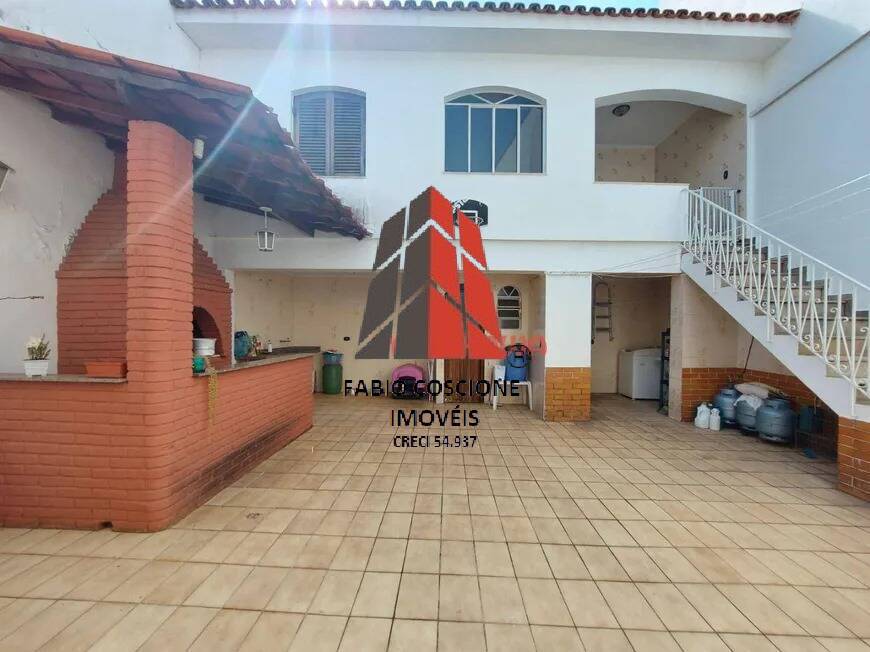 Casa à venda com 4 quartos, 210m² - Foto 9