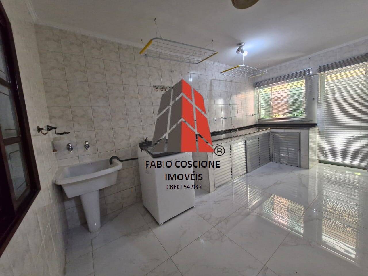 Casa à venda com 3 quartos, 380m² - Foto 16