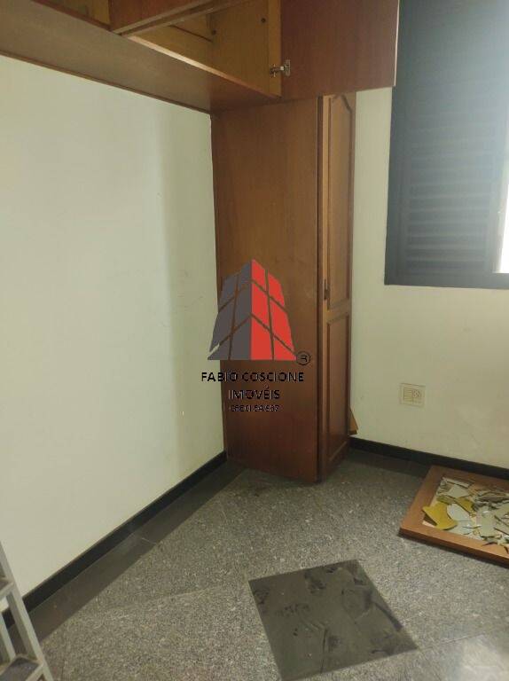 Apartamento à venda com 3 quartos, 200m² - Foto 9