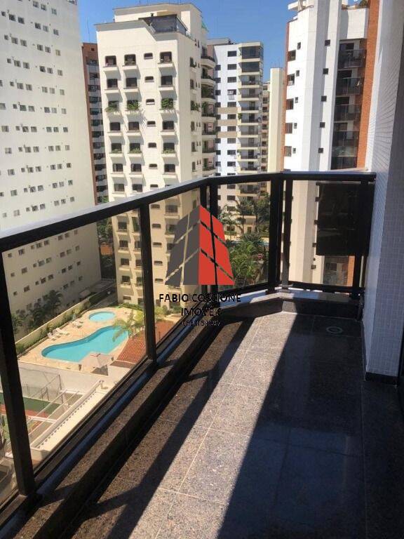 Apartamento à venda com 4 quartos, 215m² - Foto 1