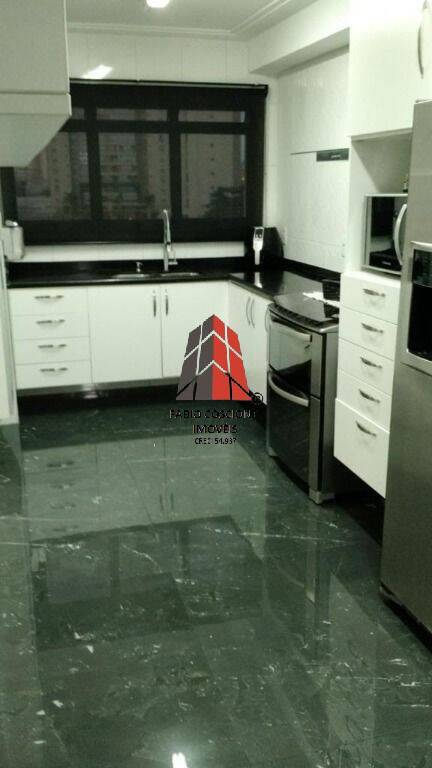 Apartamento à venda com 3 quartos, 182m² - Foto 2