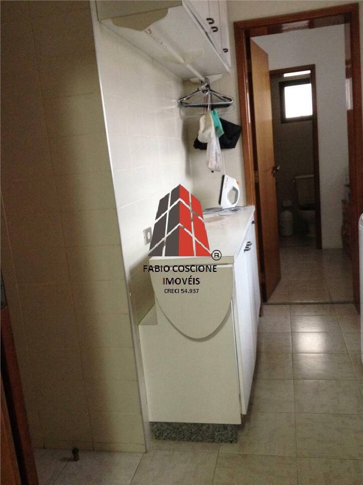 Apartamento à venda com 3 quartos, 179m² - Foto 2