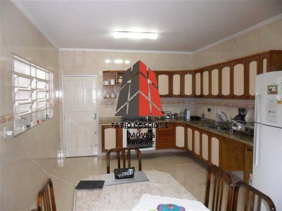 Sobrado à venda com 4 quartos, 300m² - Foto 4